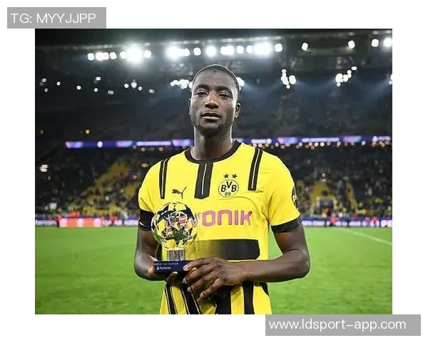 多特蒙德锋线新星吉拉西表现惊艳开赛7场斩获6球2助攻 多特蒙德锋线新星吉拉西表现惊艳开赛7场斩获6球2助攻