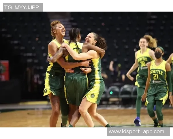 李月汝携手斯图尔特与奥贡鲍尔共战Unrivaled联赛展现强大实力 李月汝携手斯图尔特与奥贡鲍尔共战Unrivaled联赛展现强大实力