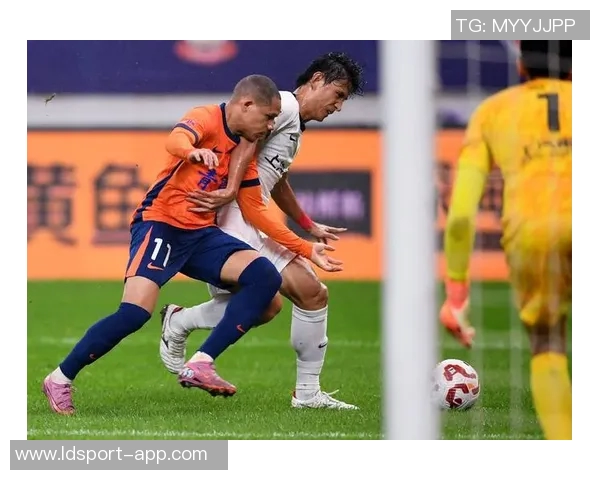 李新翔精彩穿裆过人后推射远角破门助海港4-2领先海牛