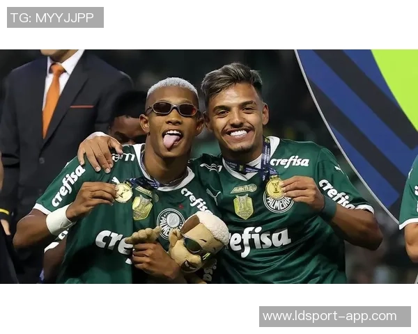 阿斯媒体报道罗克身价达8500万欧冬窗不离开帕尔梅拉斯